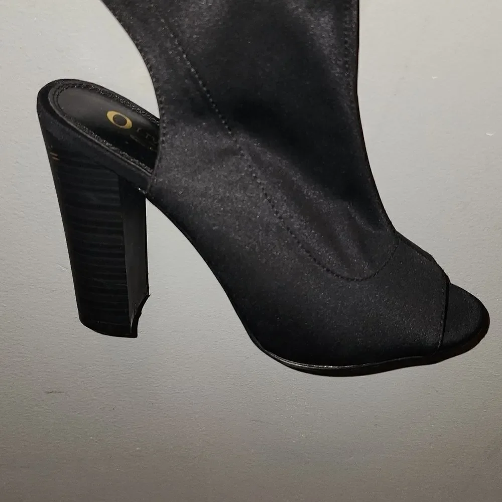 Olivia Ferguson black over